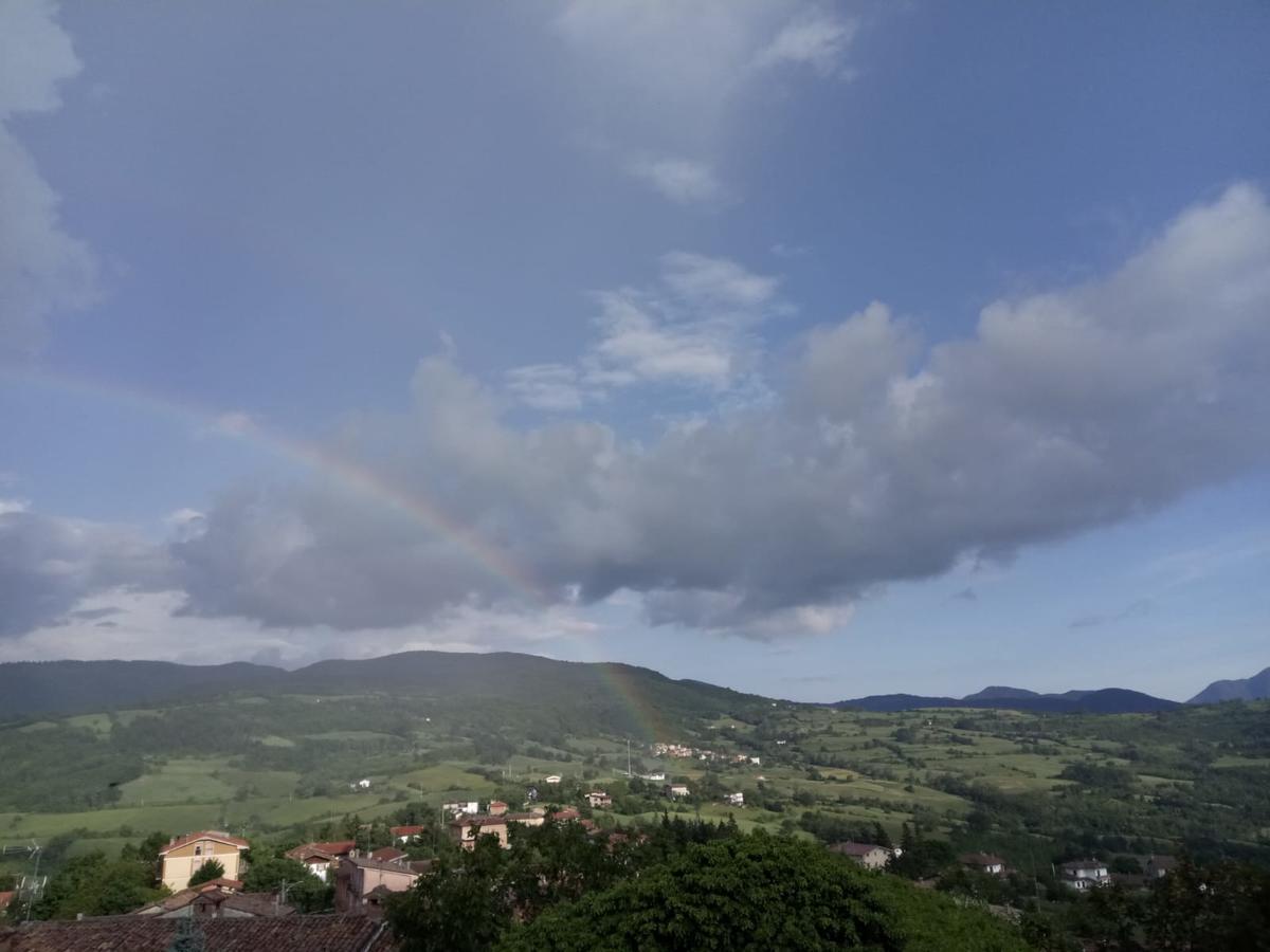 Вилла Qua Da Noi Варци Экстерьер фото